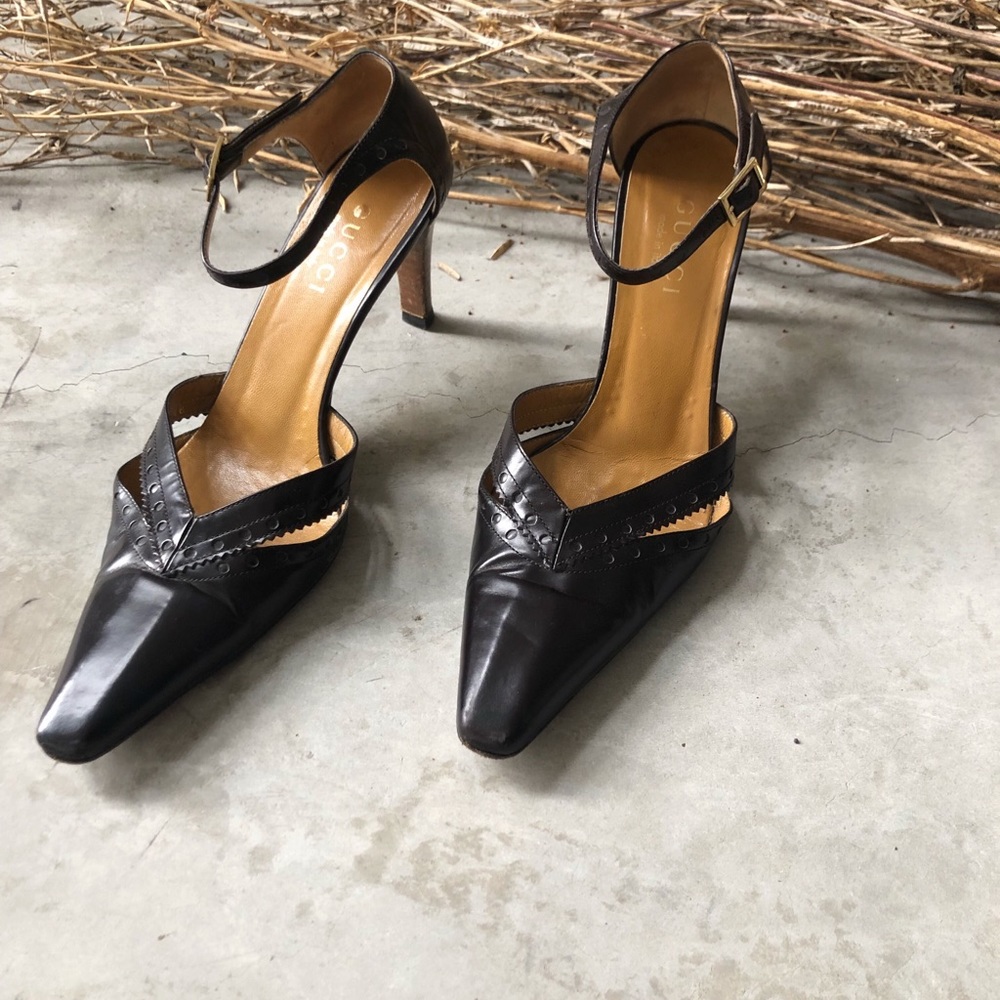 Gucci Black Leather Pointed Toe Ankle Strap Heels